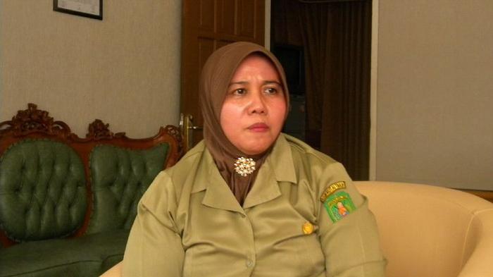 pjs-sekda-kutim-ir-hj-yulianti_20150825_204217