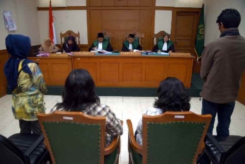 sidang-perceraian-di-pengadilan-agama-ilustrasi-_121215201530-401