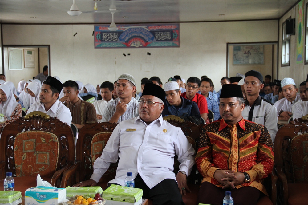 H. Sobirin Bagus dan Ketua PCNU Kutim H. Irawansyah saat menghadiri acara pelatihan Da'i yang dilaksanakan MUI Kutim