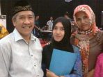 Mahasiswi STIE Ini, Pemenang Hadiah Doorprize Umroh Di Acara Halal BiHalal KKSS Kutim