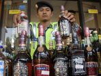 Jual Minuman Botol Beralkohol Tanpa Ijin, Akan Didenda 50 Juta Dan Kurungan Penjara 6 Bulan