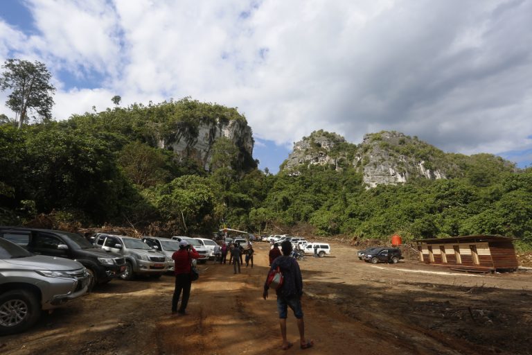 F-PEMANDANGAN MANGKURIS-IRFAN (1)