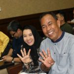 Ini Salam 4 Jari Rita Widyasari Bersama Loyalis Rusmadi-Safaruddin