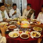 Buka Puasa dengan Anak Yatim Piatu, Cagub Rusmadi Bertemu Zulfakar