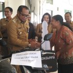 Wajib Pajak Ini Dapat Hadiah Motor Dari Bapenda Kutim