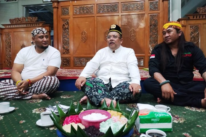 Bincang Adat Antara ALPKB, Datasemen Remaong Dengan Pangeran Surya Praja