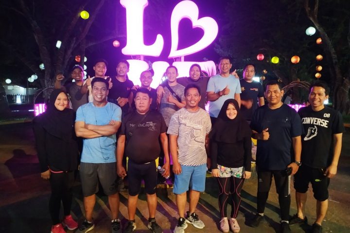 Lari Malam Bersama Komunitas Night Runner Kutim