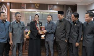 Kunker Ketua Komisi C ke Berau Disambut Wakil Ketua DPRD Berau Syarifatul Sya’diyah