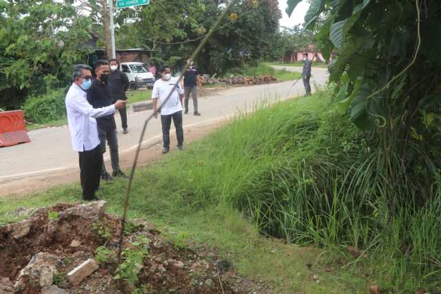 Jalan Longsor Di Sangsel, Bupati Minta Camat Koordinasi dengan PU