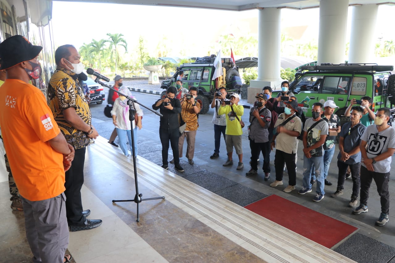 Wabup Kasmidi Bulang Lepas Orffroader Kutim Ke Ajang “Overland Kodam VI Mulawarman”