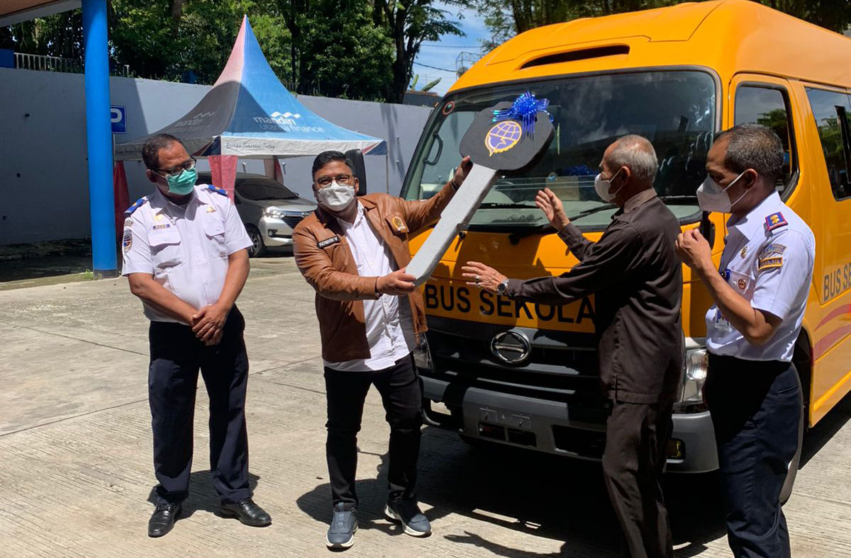 Anak Buah AHY Bagikan Bus Sekolah kepada Lembaga Pendidikan Di Kaltim