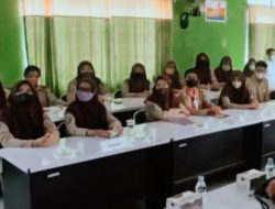 Berbagi Ilmu Public Relation untuk Siswa SMK