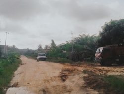 Perbaiki Jalanan – Kecamatan Muara Bengkal Kolaborasi Dengan Perusahaan
