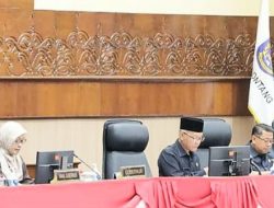 Pandangan Umum Fraksi-Fraksi di DPRD Kaltim Terkait Nota Ranperda PAPBD 2023 dan Ranperda APBD 2024