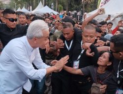 Tangis Ganjar Pecah Saat Pamitan ke Warga Jawa Tengah: Terima Kasih, Saya Pamit