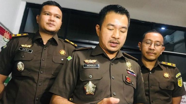 Wakil Ketua DPRD Kabupaten Bekasi Diperiksa Jaksa terkait Dugaan Gratifikasi Pajero dan BMW