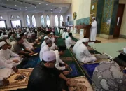 Bupati Kutai Timur Rayakan Idulfitri Bersama Puluhan Ribu Jemaah di Masjid Agung Al Faruq