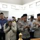 Polres Kutim Gelar Sholat Ghaib untuk Korban Bencana Hidrometeorologi Sumatera